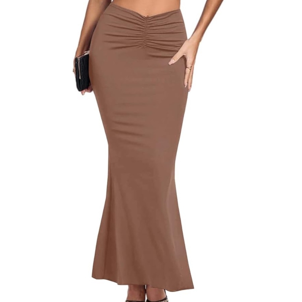 Nude / pink mermaid maxi skirt size small